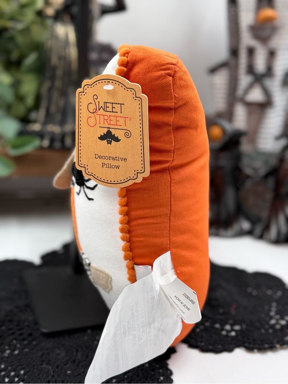 sweet street halloween boo dachshund shaped decorative throw pillow nwt - Picture 4 of 5